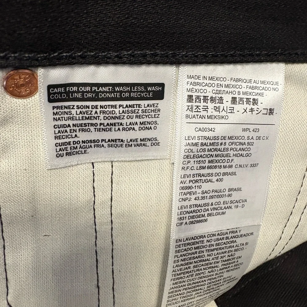 Levi's Men's Black 501 Shrink to Fit Straight Jeans - Picture 4 of 6